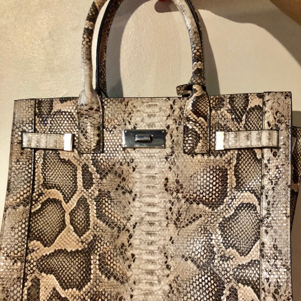 Snakeskin purse like new
